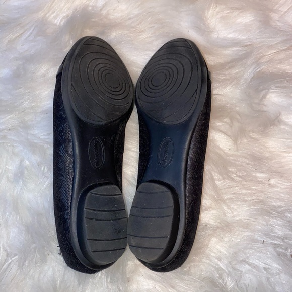 Black flats/loafers, meant for comfort and style! - Picture 3 of 4